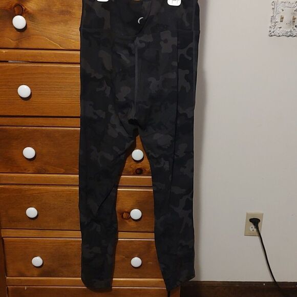 ZYIA camo leggings 6-8 slashed workout pants gym athletic women’s gym bottom - Picture 4 of 5